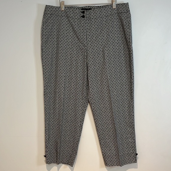 Talbots geometric print Heritage pants in black and white size 14 - Picture 3 of 10